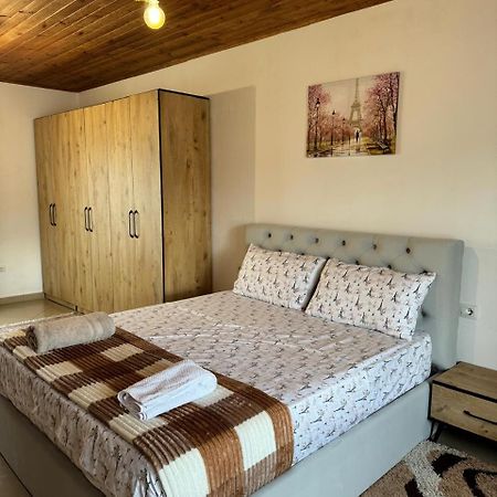Villa Zefi Rrenc Papaj Bagian luar foto