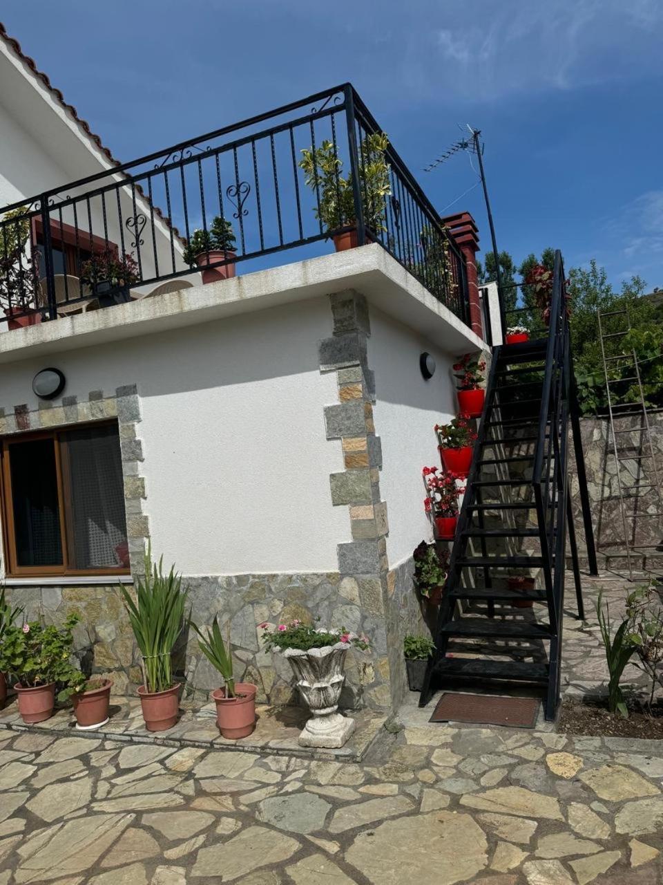Villa Zefi Rrenc Papaj Bagian luar foto