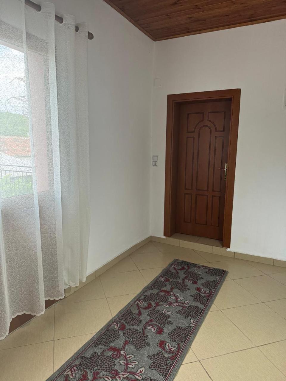 Villa Zefi Rrenc Papaj Bagian luar foto