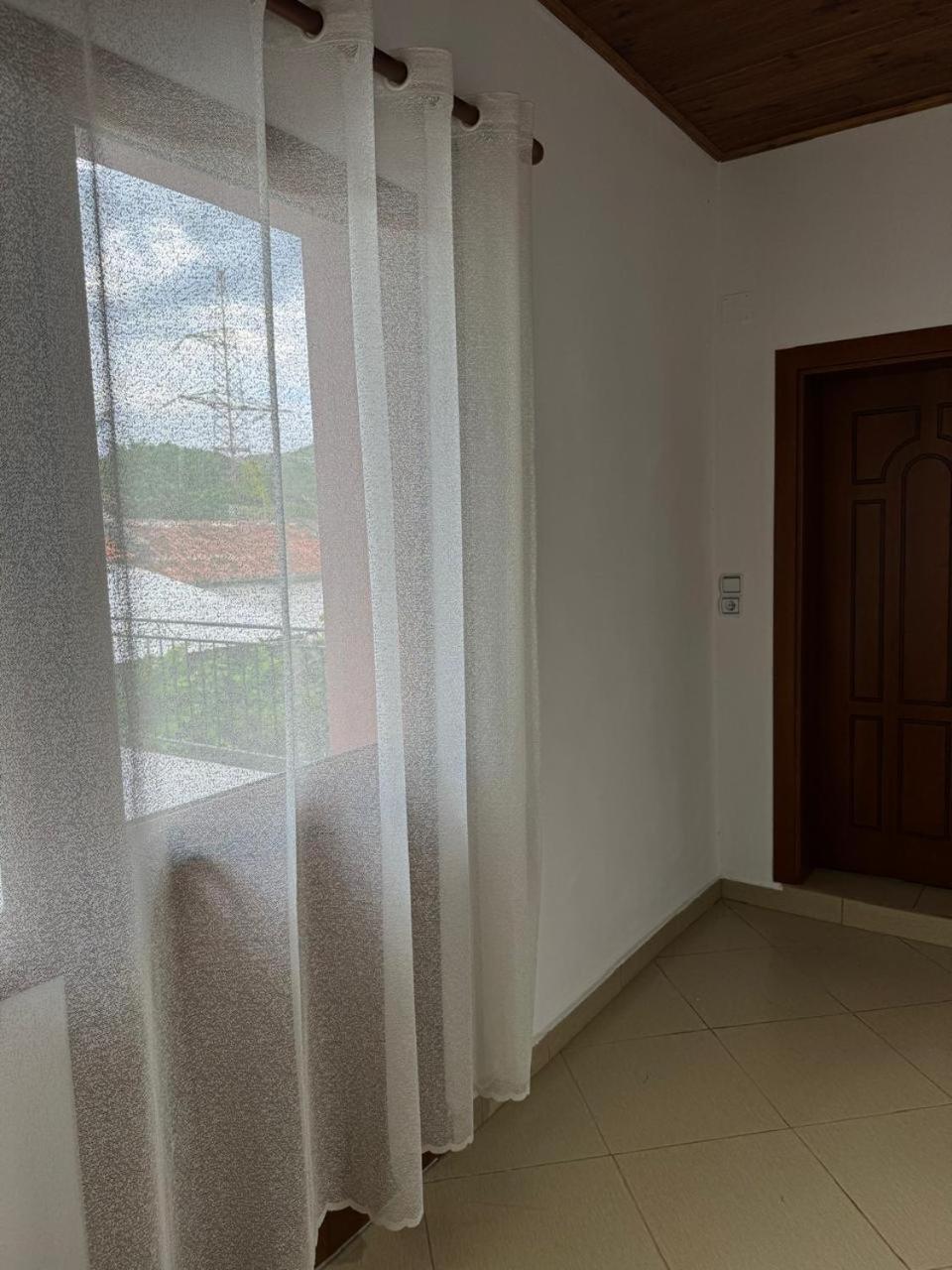 Villa Zefi Rrenc Papaj Bagian luar foto