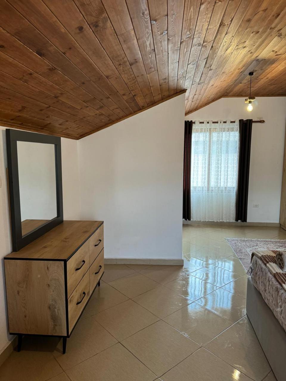 Villa Zefi Rrenc Papaj Bagian luar foto